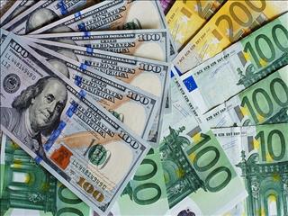 ادامه روند نزولی قیمت دلار و یورو