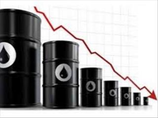 کاهش شدید قیمت نفت به قعر سه ماهه
