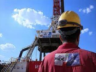 حفر و تکمیل ۱۷ حلقه چاه‌ نفت و گاز در مناطق خشکی و دریایی کشور