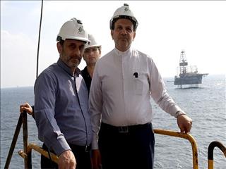 تمجید رئیس سازمان صدا و سیما از تلاش شبانه‌روزی کارکنان نفت