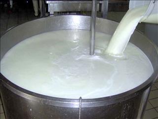 شورای قیمت‌گذاری جهاد کشاورزی نرخ شیرخام را ۲ هزار تومان افزایش داد