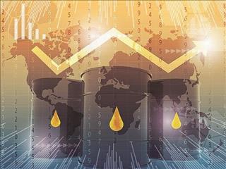 قیمت نفت در انتظار بزرگترین رشد ماهانه