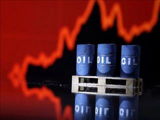 قیمت نفت از صعود هفتگی بازماند